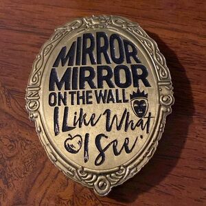 Disney’s Snow White Compact Mirror -Mirror Mirror On The Wall Disney Villains